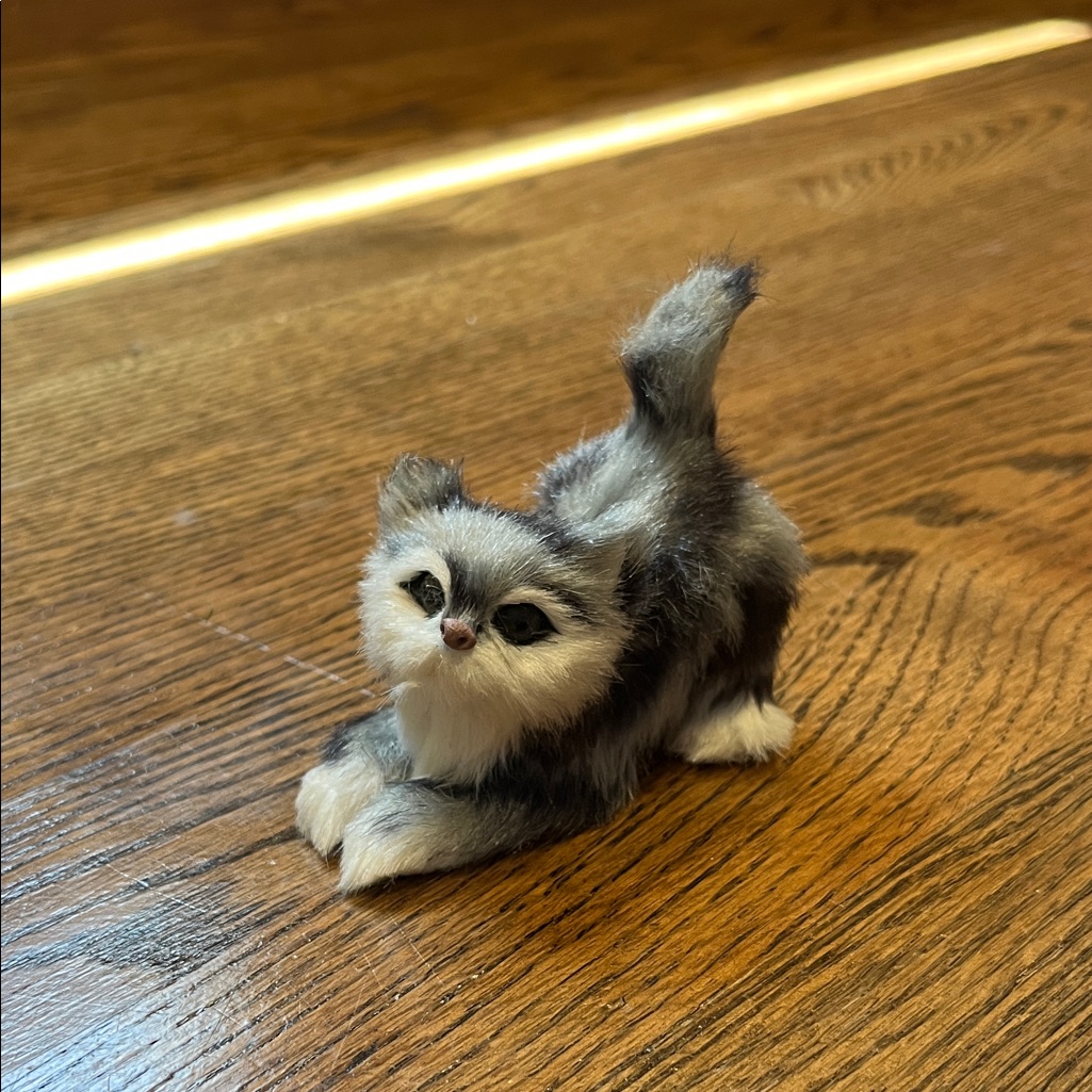 Gray And White Cat Figurine Ornament Decor